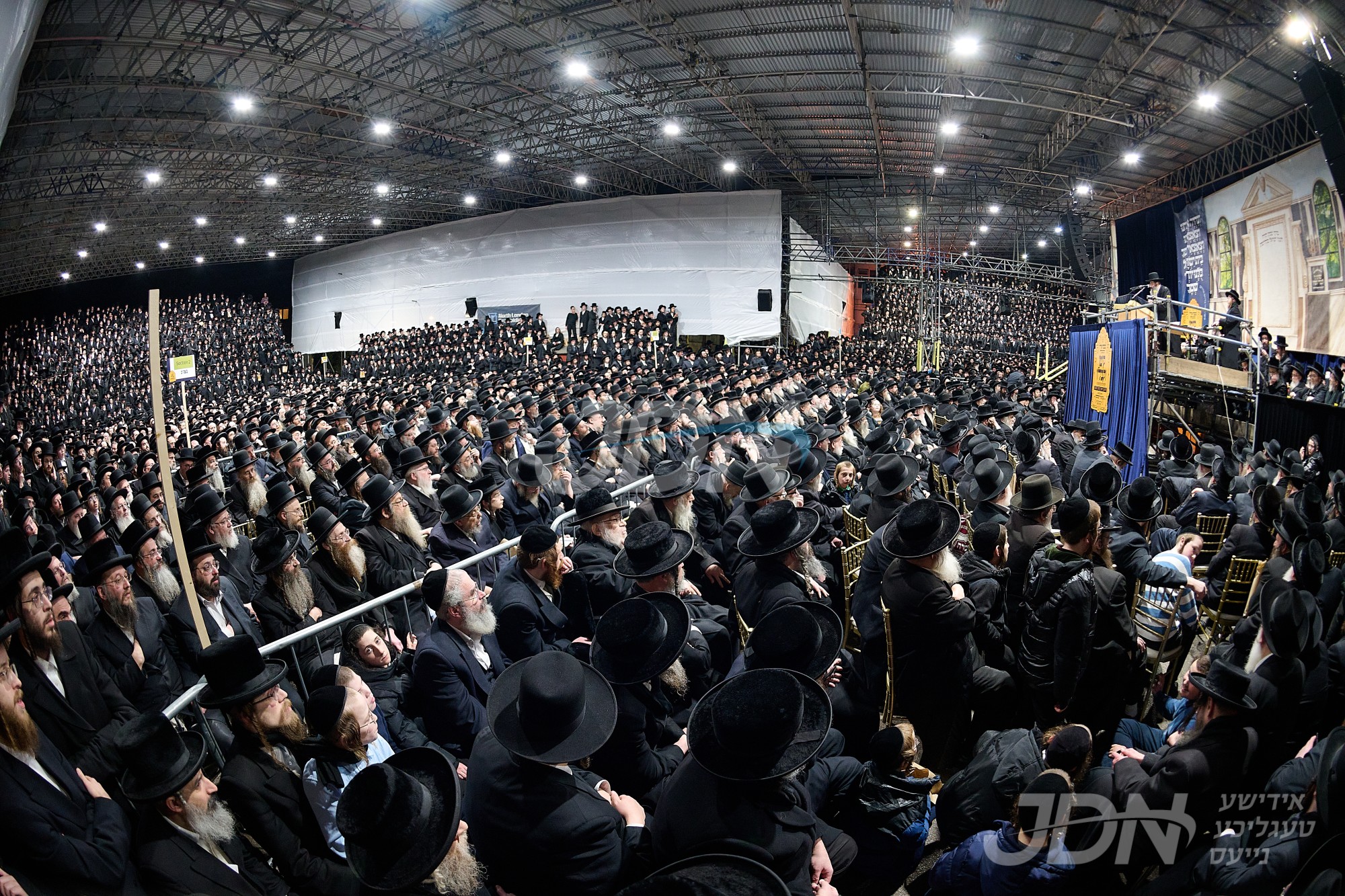 יהדות לאנדאן איינגעהילט ברגשי התעוררות נאך גרויסארטיגע כינוס אין שפיץ פון הגה&quot;צ ר&#039; צבי מאיר זילבערבערג שליט&quot;א