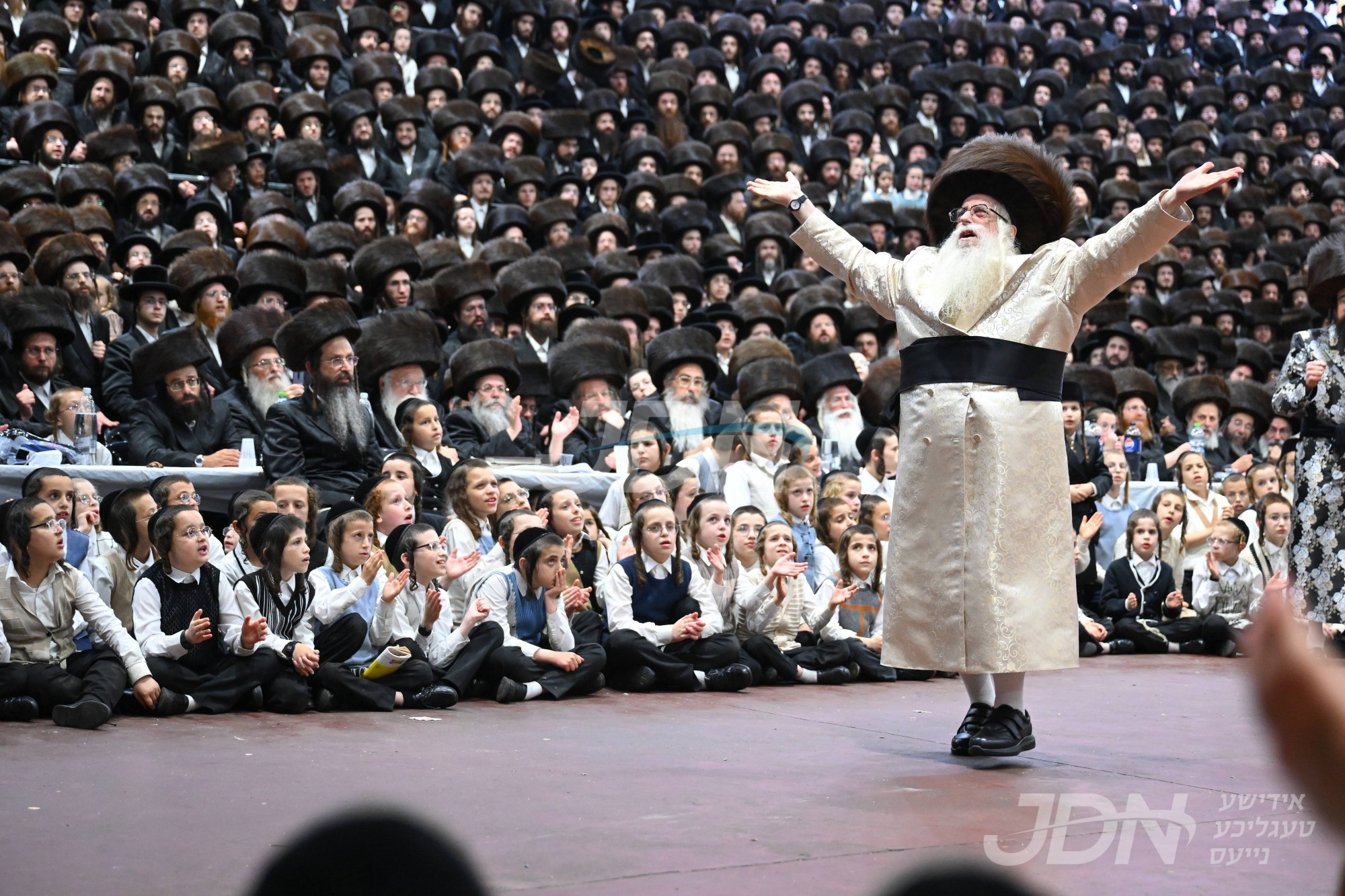 שמחת החתונה פון אן אייניקל פון האדמו&quot;ר מצאנז