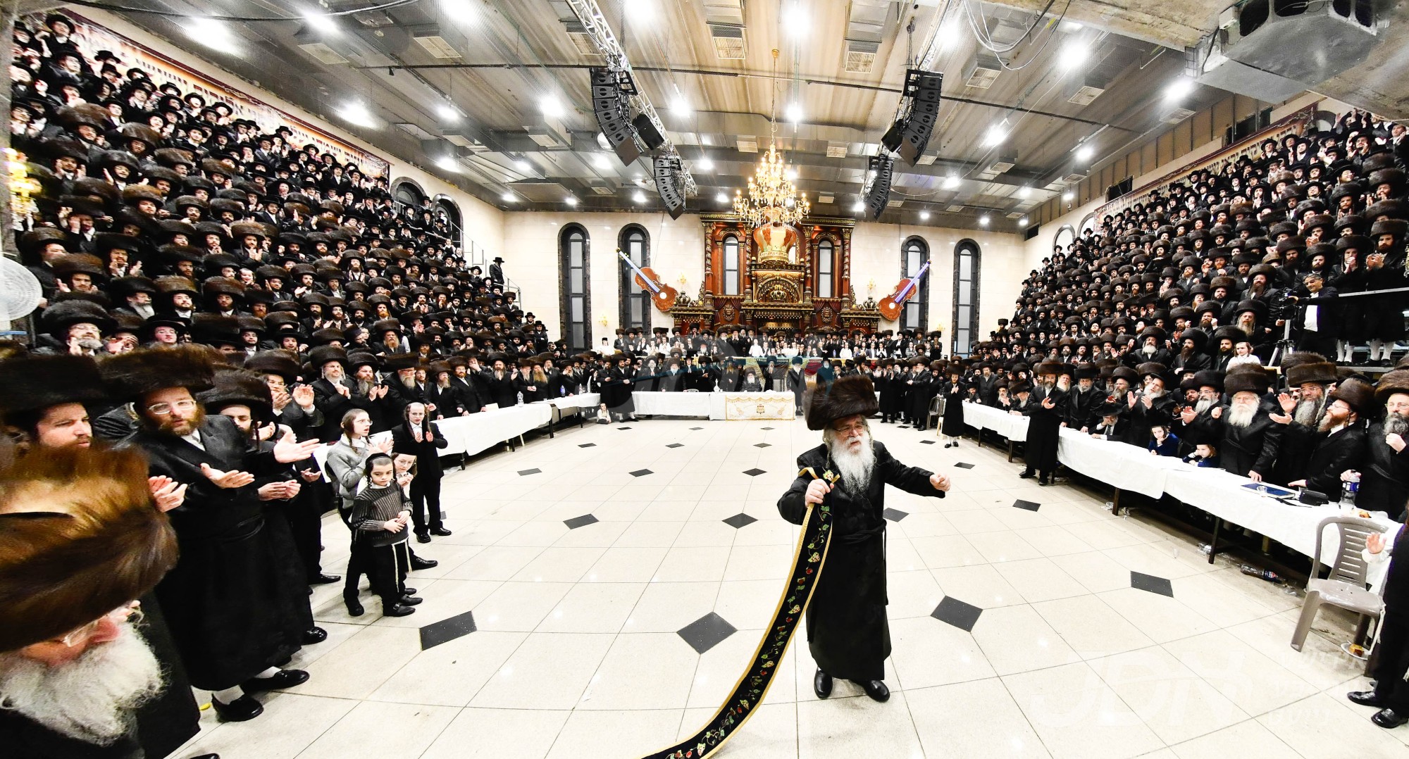 שמחת החתונה פון אן אייניקל פון האדמו&quot;ר מדאראג