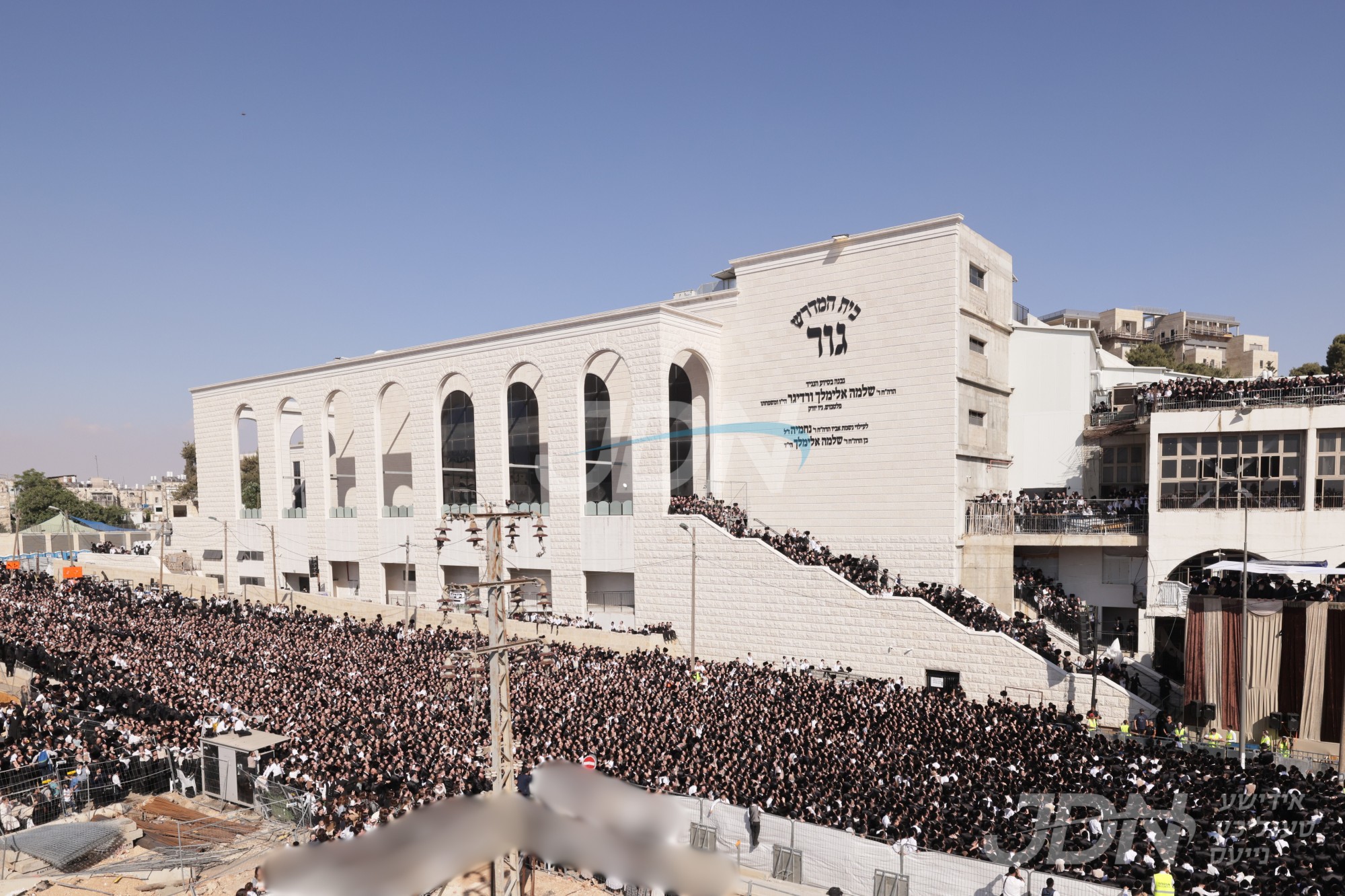 חסידי גור וועלן זיך היינט צוזאמנעמען ארויסצוהעלפן די השלמת הבניה ביים גרויסן ביהמ&quot;ד