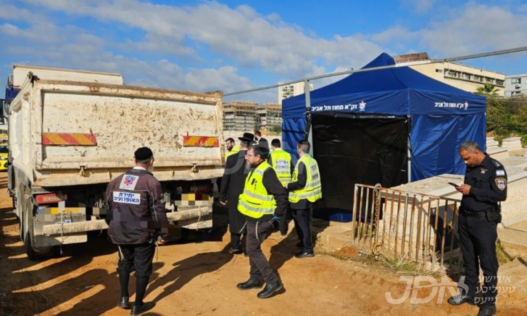 שרעקליכע עקסידענט אין בני ברק בית החיים, עלטערע אידישע פרוי ליידער אומגעקומען רח&quot;ל