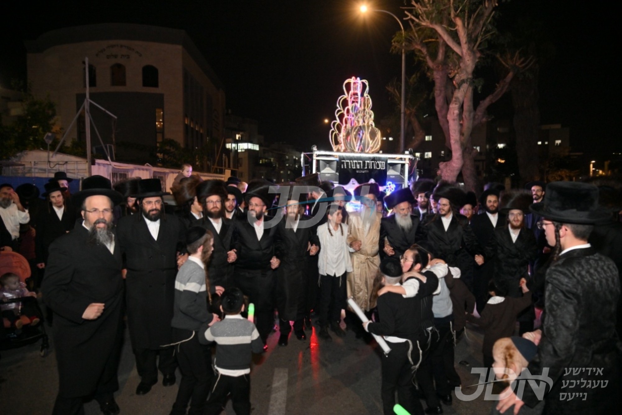 הכנסת ספר תורה צו ביהמ&quot;ד אש תמיד אין אשדוד