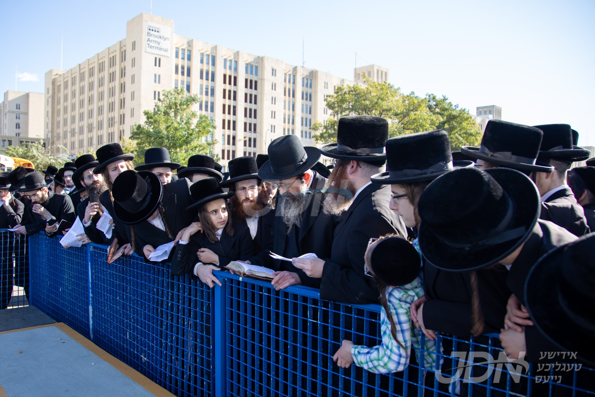 האדמו&quot;ר מתולדות יהודה סטוטשין ביי תשליך