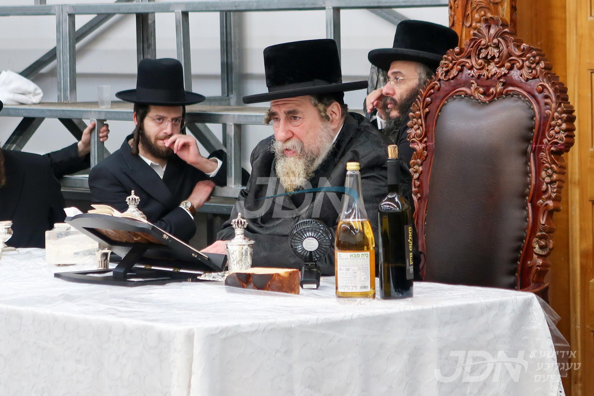 האדמו&quot;ר מראחמיסטריווקא ביים ראש חודש טיש