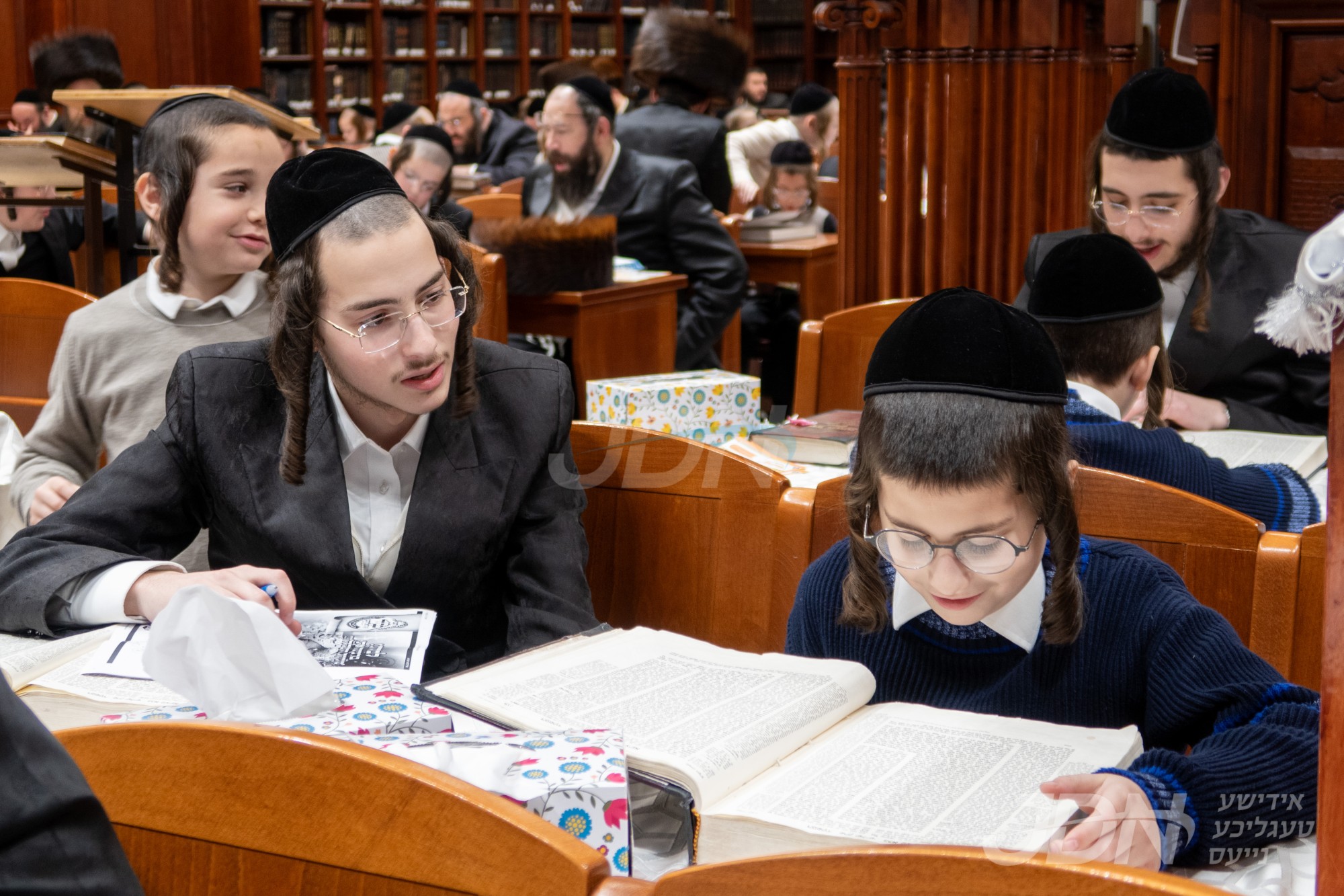 אבות ובנים אין ביהמ&quot;ד באיאן אין בארא פארק