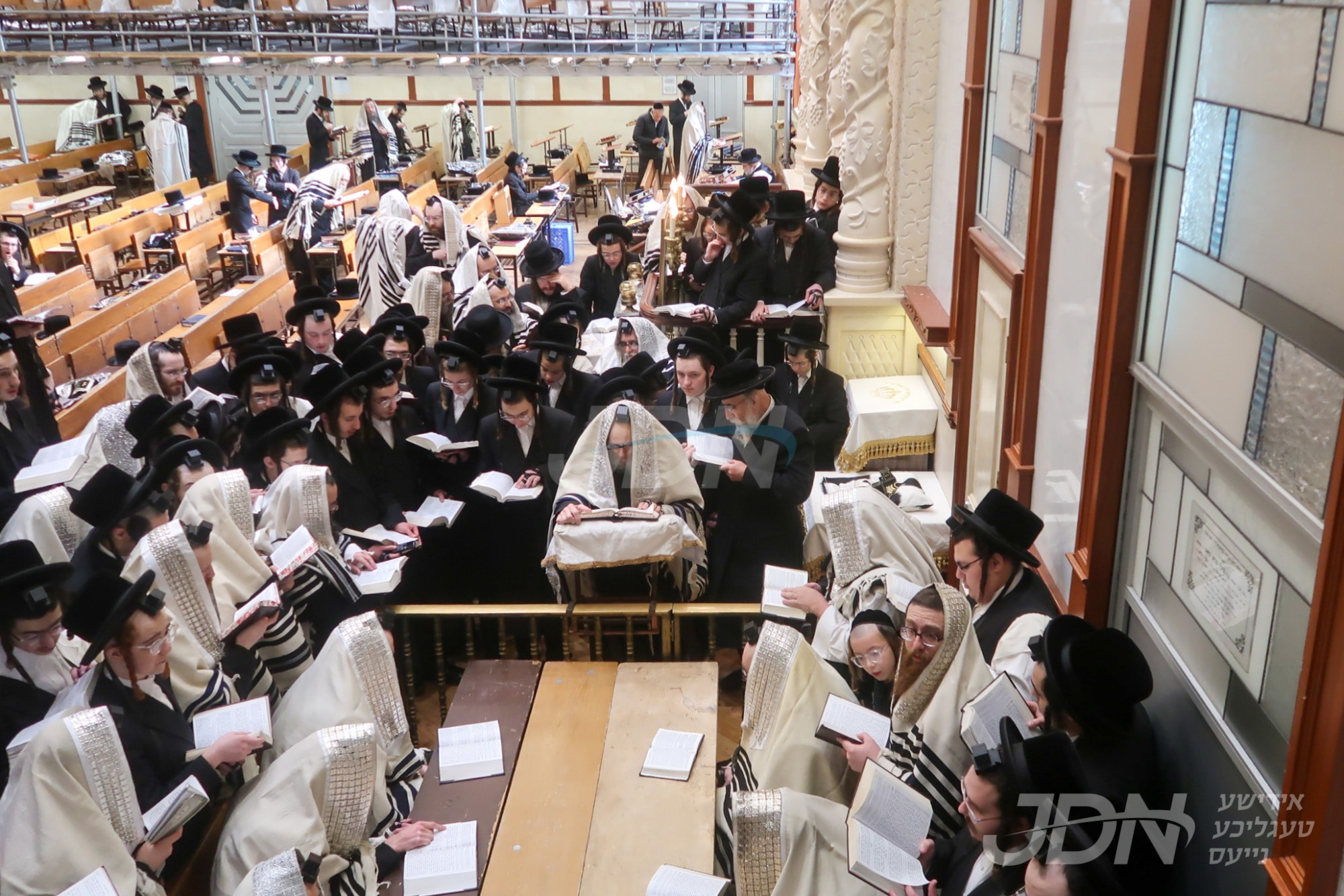 האדמו&quot;ר מפאפא ביי התרת נדרים ערב ראש השנה