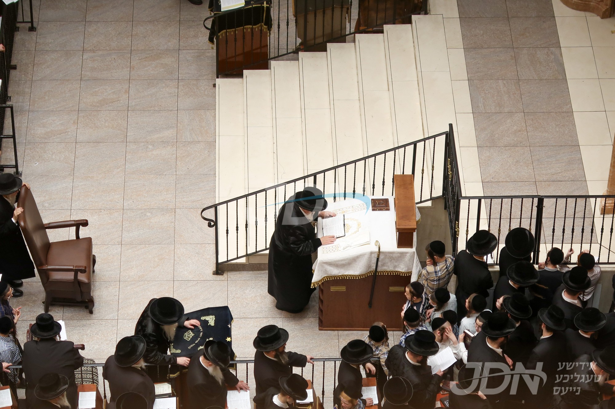 עצרת תפילה אין ביהמ&quot;ד הגדול וויזניץ אין בני ברק אין ליכט פונעם מצב אין ארה&quot;ק