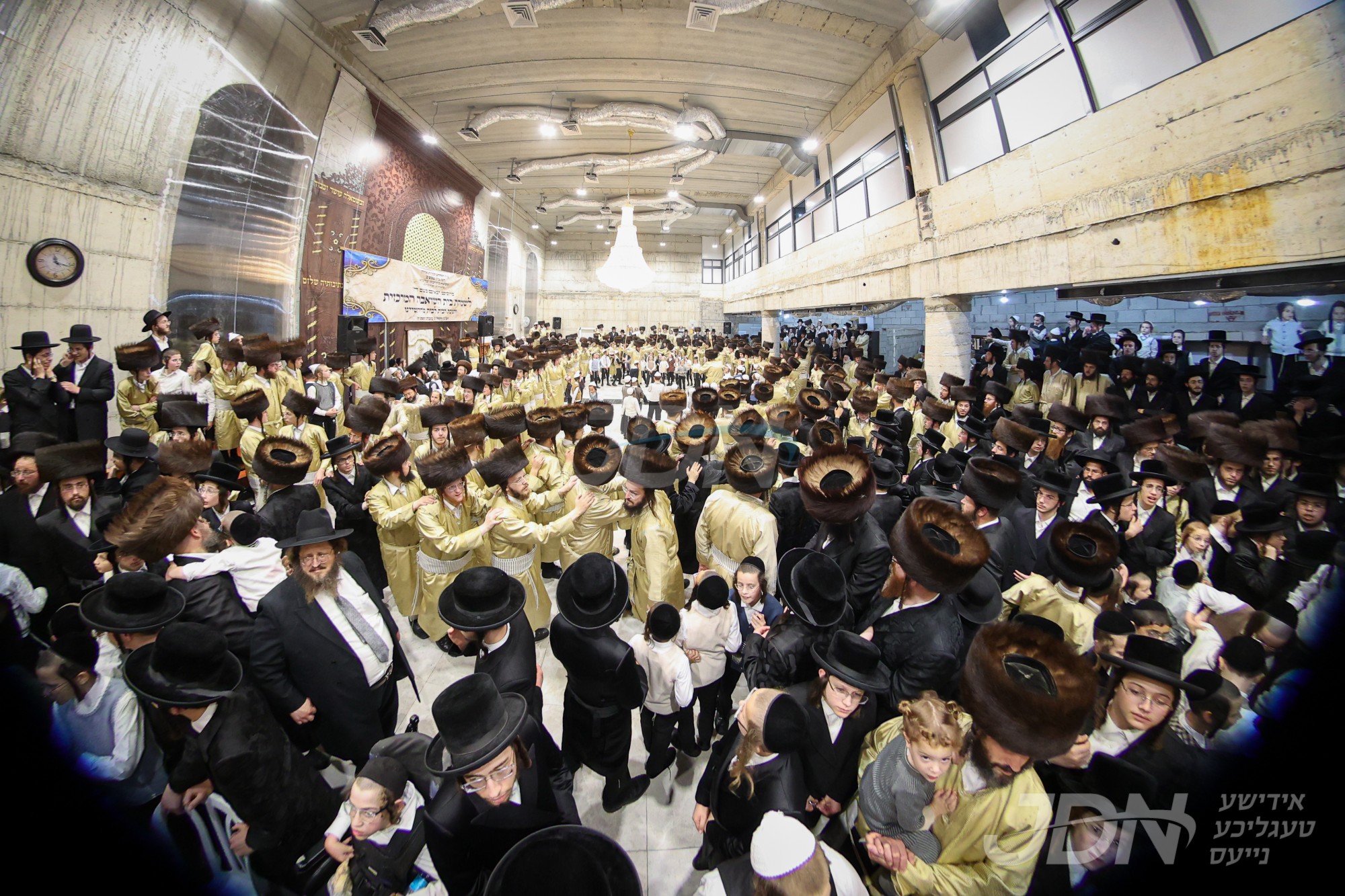 בית המדרש תולדות אהרן אין בית שמש באנייט דעם חול המועד