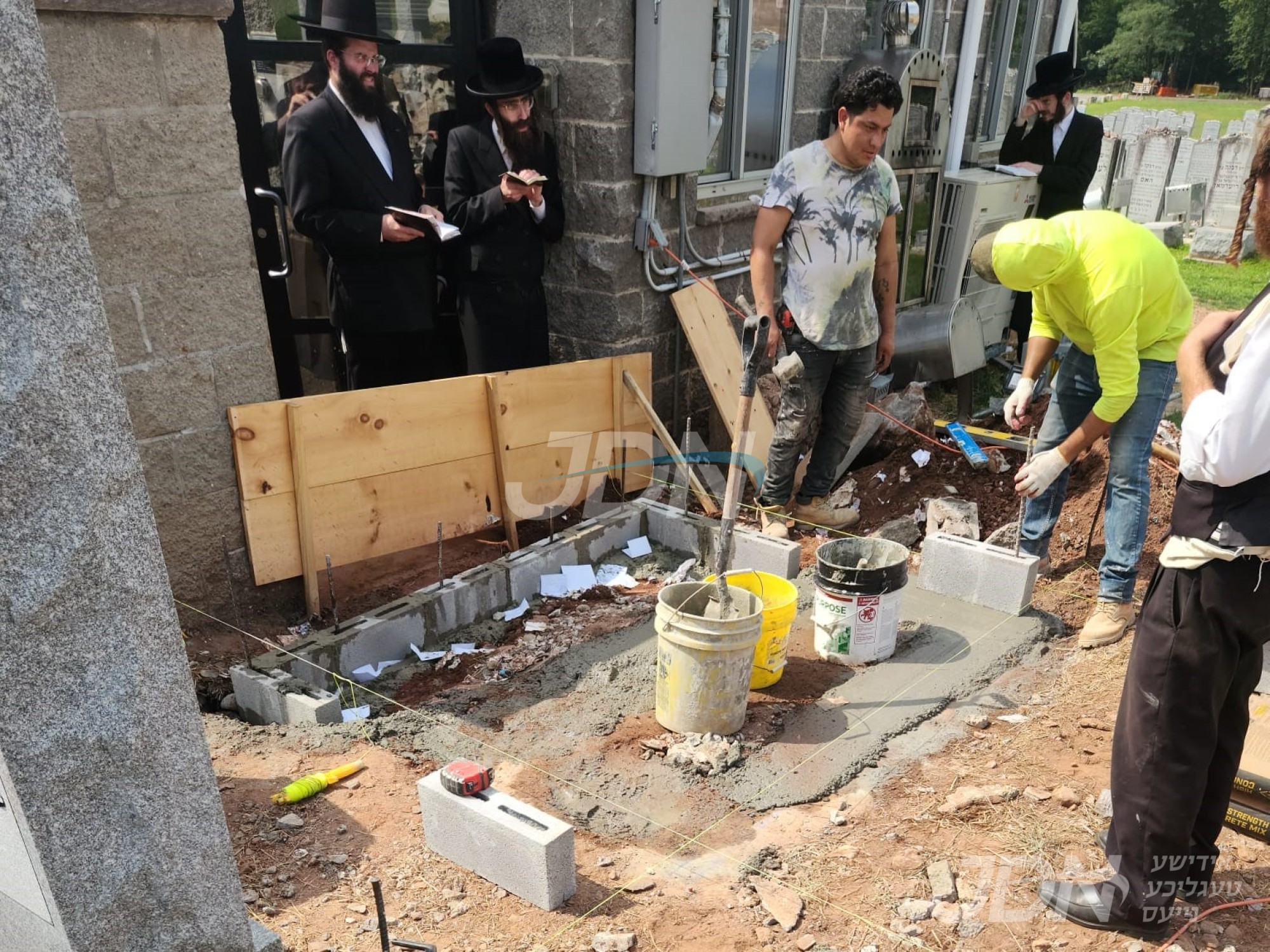 ציון הק&#039; פון כ&quot;ק אדמו&quot;ר מקאסוב זצ&quot;ל ווערט אויפגעבויעט