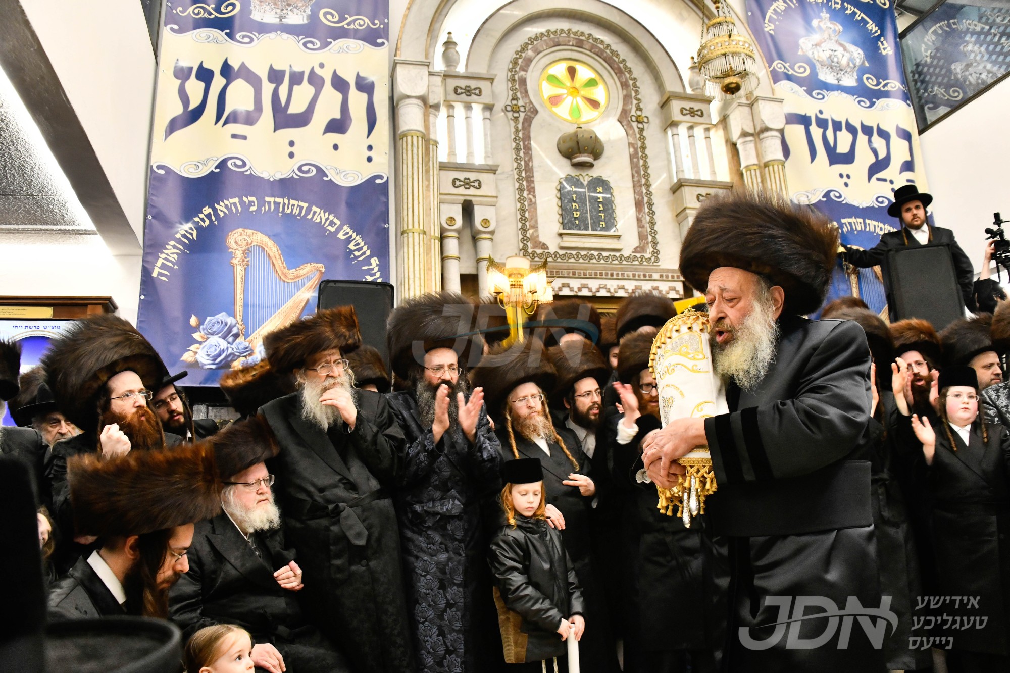 הכנסת ספר תורה צו ביהמ&quot;ד דעעש אין בני ברק