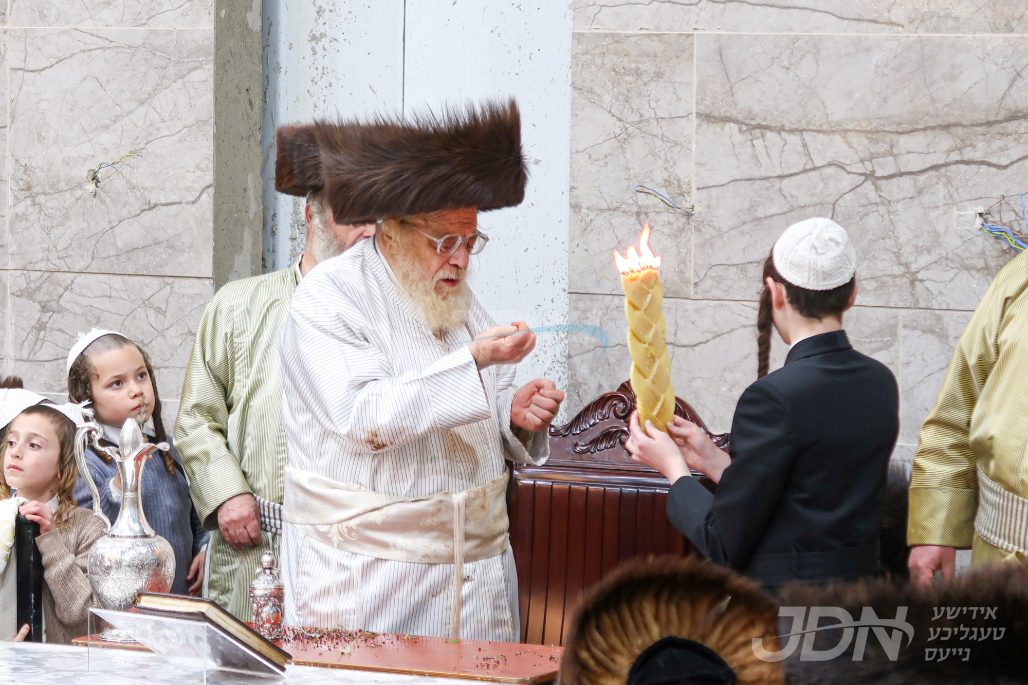 האדמו&quot;ר מתולדות אהרן מוצש&quot;ק אין טבריה