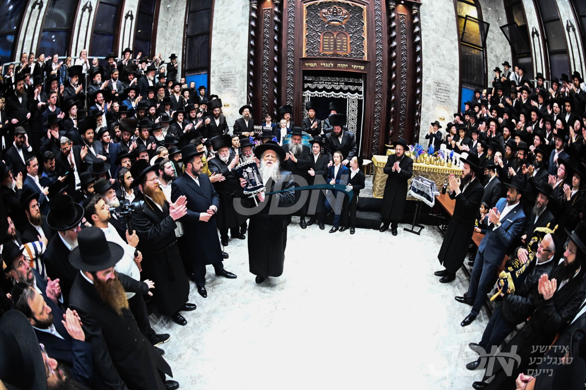 חנוכת הבית און הכנסת ספר תורה אין ביהמ&quot;ד מאדזיץ אין ביתר