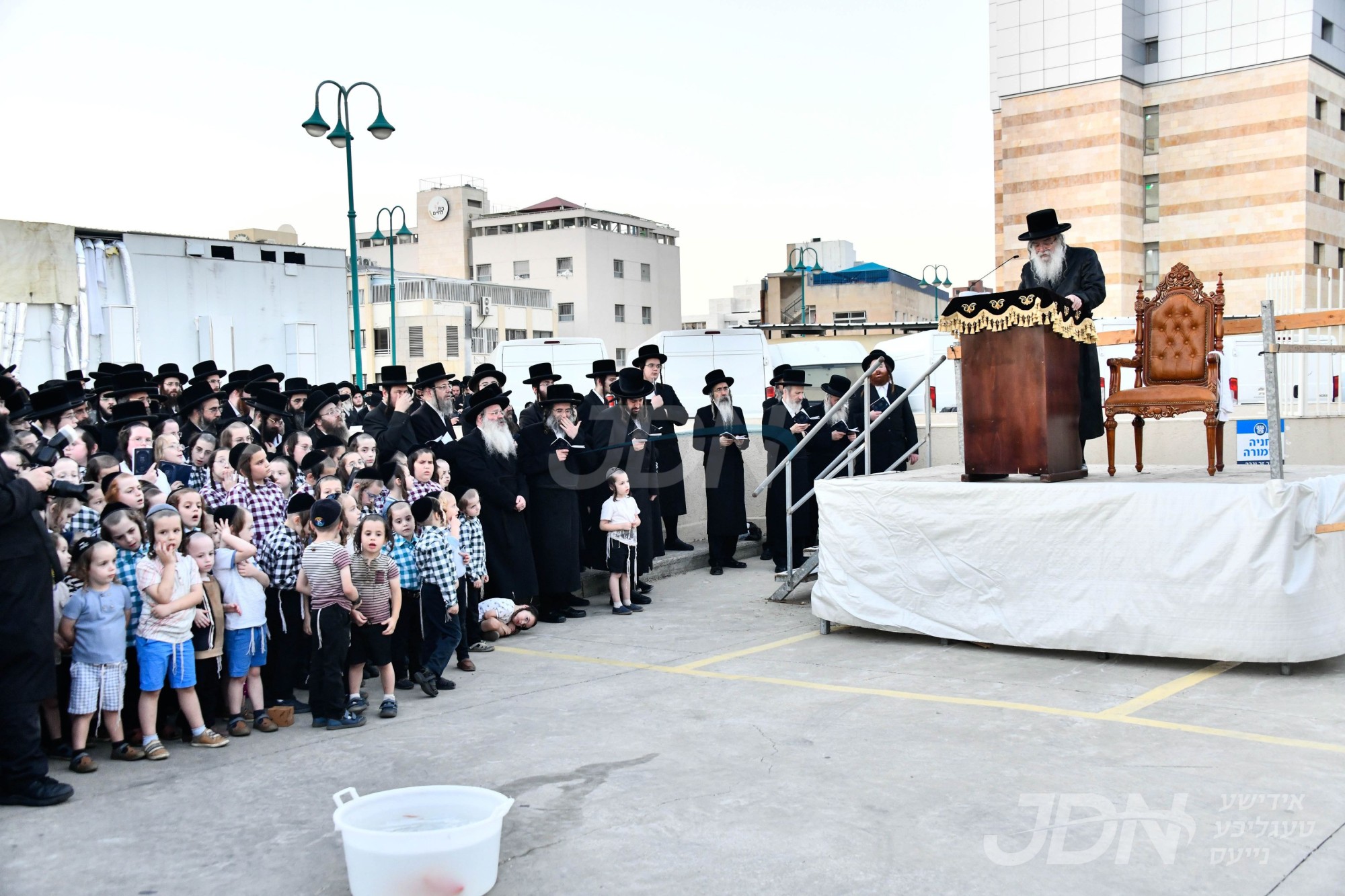 האדמו&quot;ר מדאראג ביי תשליך